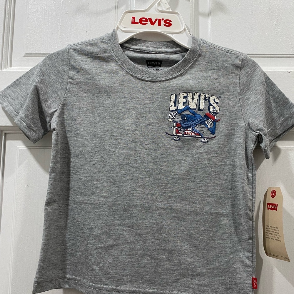 NWT Levi’s Gray Kids T-Shirt With Skeleton Graphic